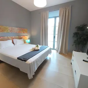 https://del-parque-flats-central.1costadelsol.com